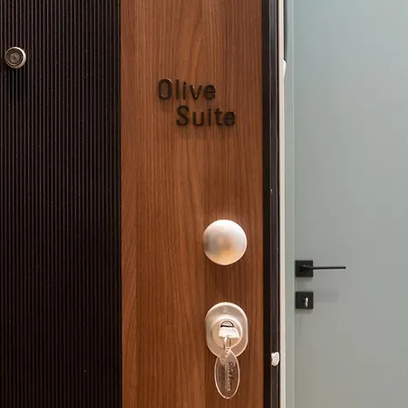 Viatore * Corfu (city)