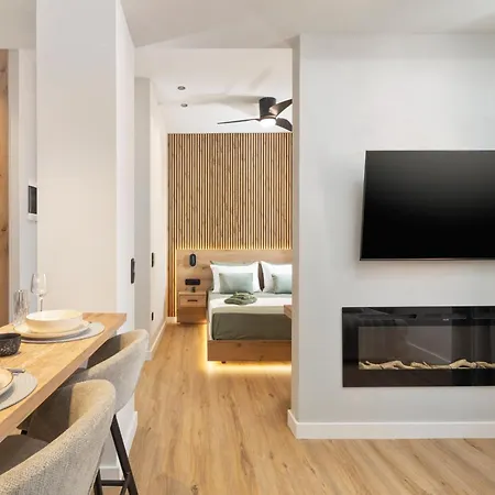 Viatore * Corfu (city)